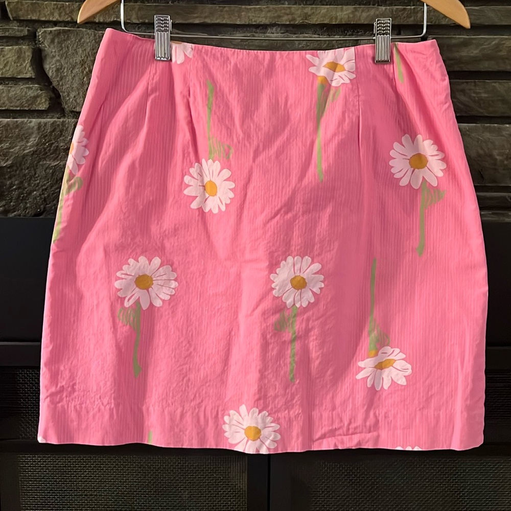 EUC Lilly Pulitzer skirt with Daisies